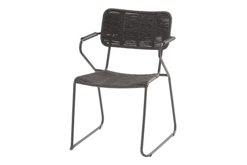stapelstoel swing antraciet vrijstaand 510x340 - Taste by 4 Seasons | Stapelstoel Swing | Antraciet